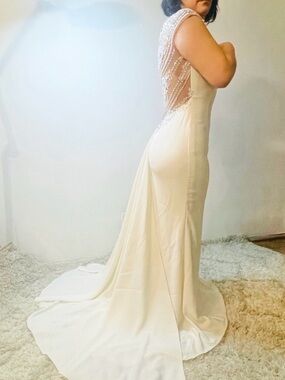 Bran knew never wear bridal dress 
In box